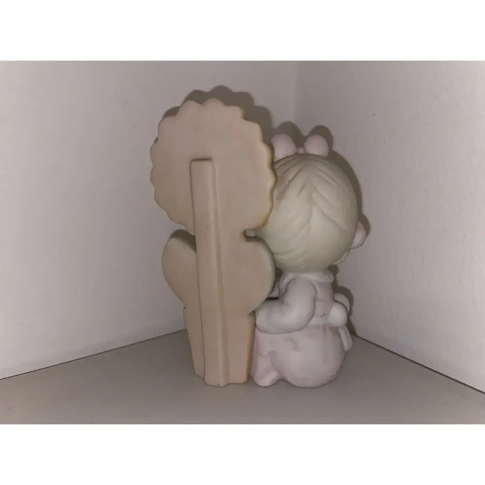 Precious‎ Moments Figurine E-0008 